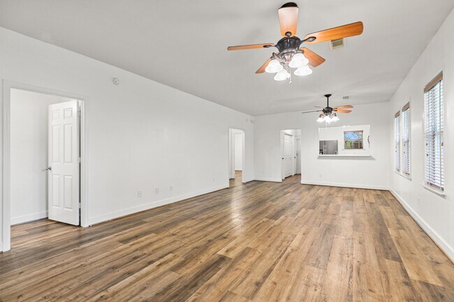 Building Photo - 1912 Shearn St