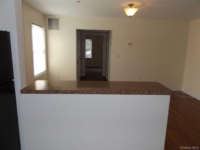 Building Photo - 4 State St