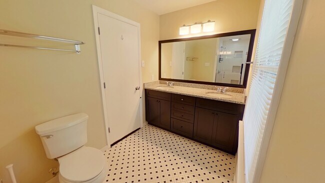 Building Photo - 3314 Jura Dr