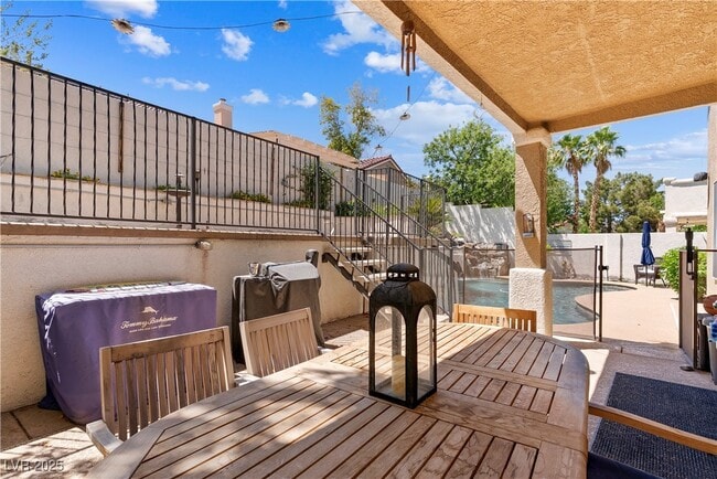 Building Photo - 1870 Desert Forest Way