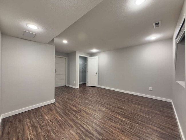 Building Photo - 6606 S Springview St