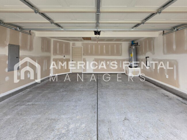 Building Photo - 4025 River Bend Rd