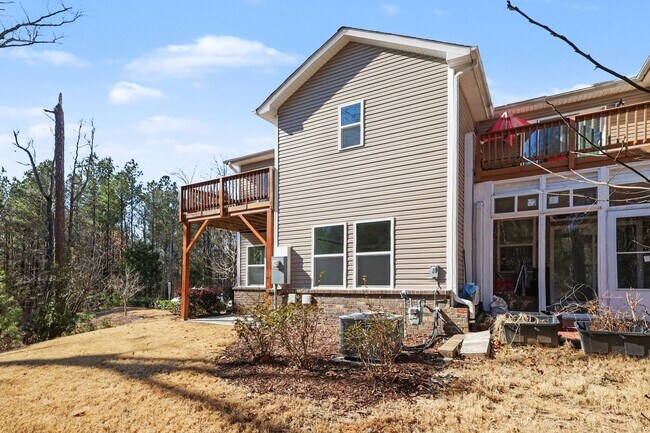 Building Photo - Beautiful 4-Bedroom End-Unit Townhome in West Cary | Open Floor Plan | Prime Location