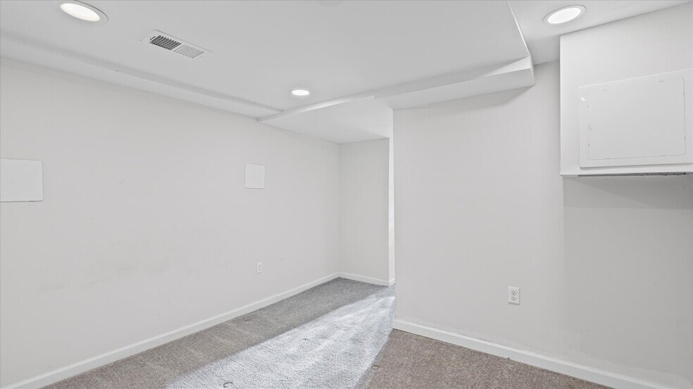 Building Photo - 2308 Druid Park Dr