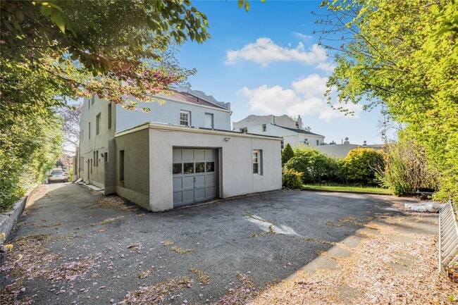 Building Photo - 158 Old Mamaroneck Rd