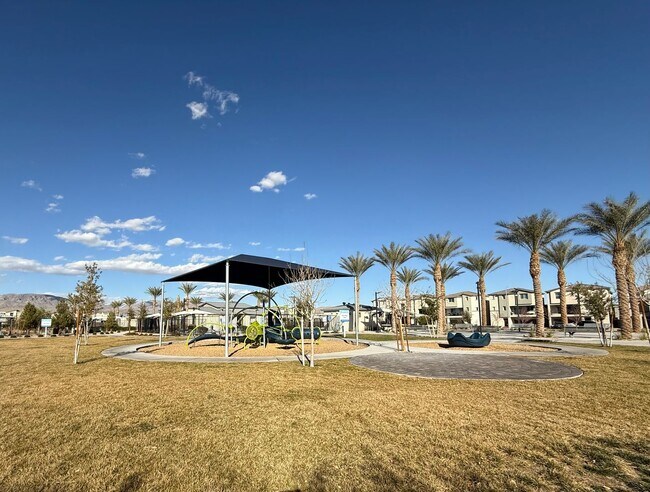 Building Photo - COMING SOON! 3/BD 2.5/BA Townhouse W/ Amaz...