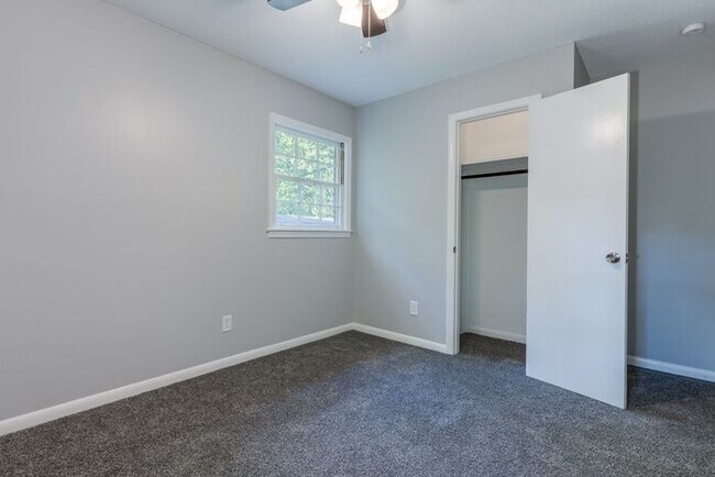 Building Photo - Spacious Home with Modern Comfort in 29223