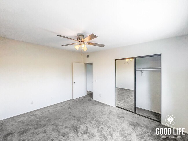 Building Photo - SD: Stunning 4BD/3BA Home in Vista with Panoramic Views, Private Balcony & Large Yard