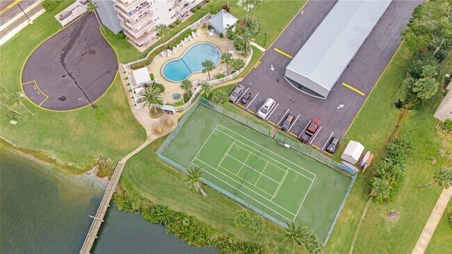 Building Photo - 100 Silver Beach Ave