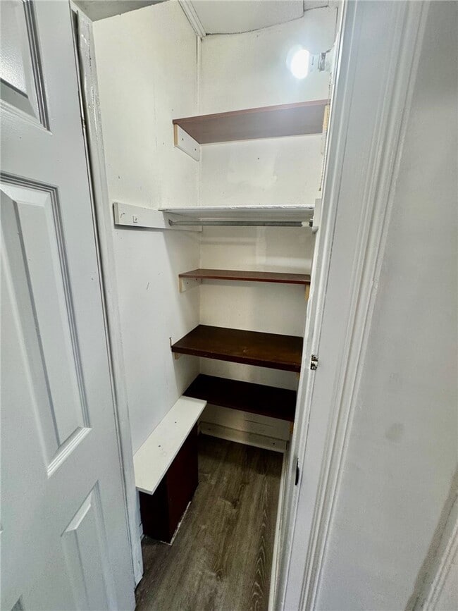 Building Photo - 113 W Main St