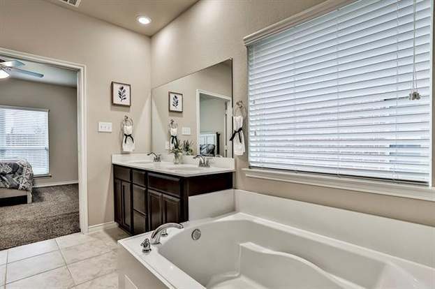 Building Photo - 10129 Leander Pl