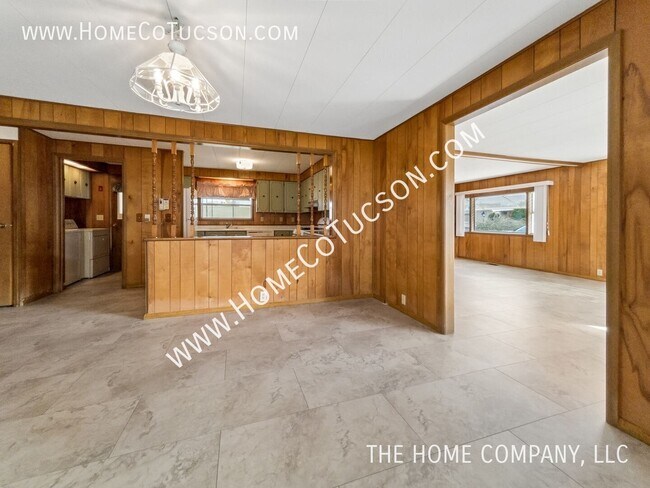 Building Photo - 10675 N Kilimanjaro Ave