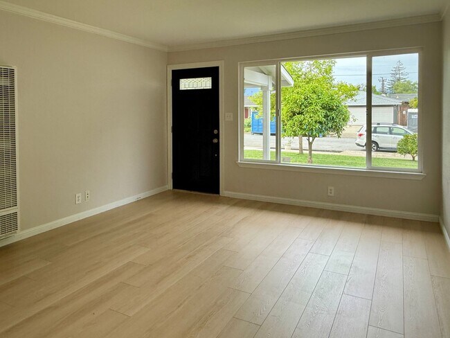 Building Photo - Updated 3 Bedroom 1 Bath West San Jose Gem! Campbell Union Schools!
