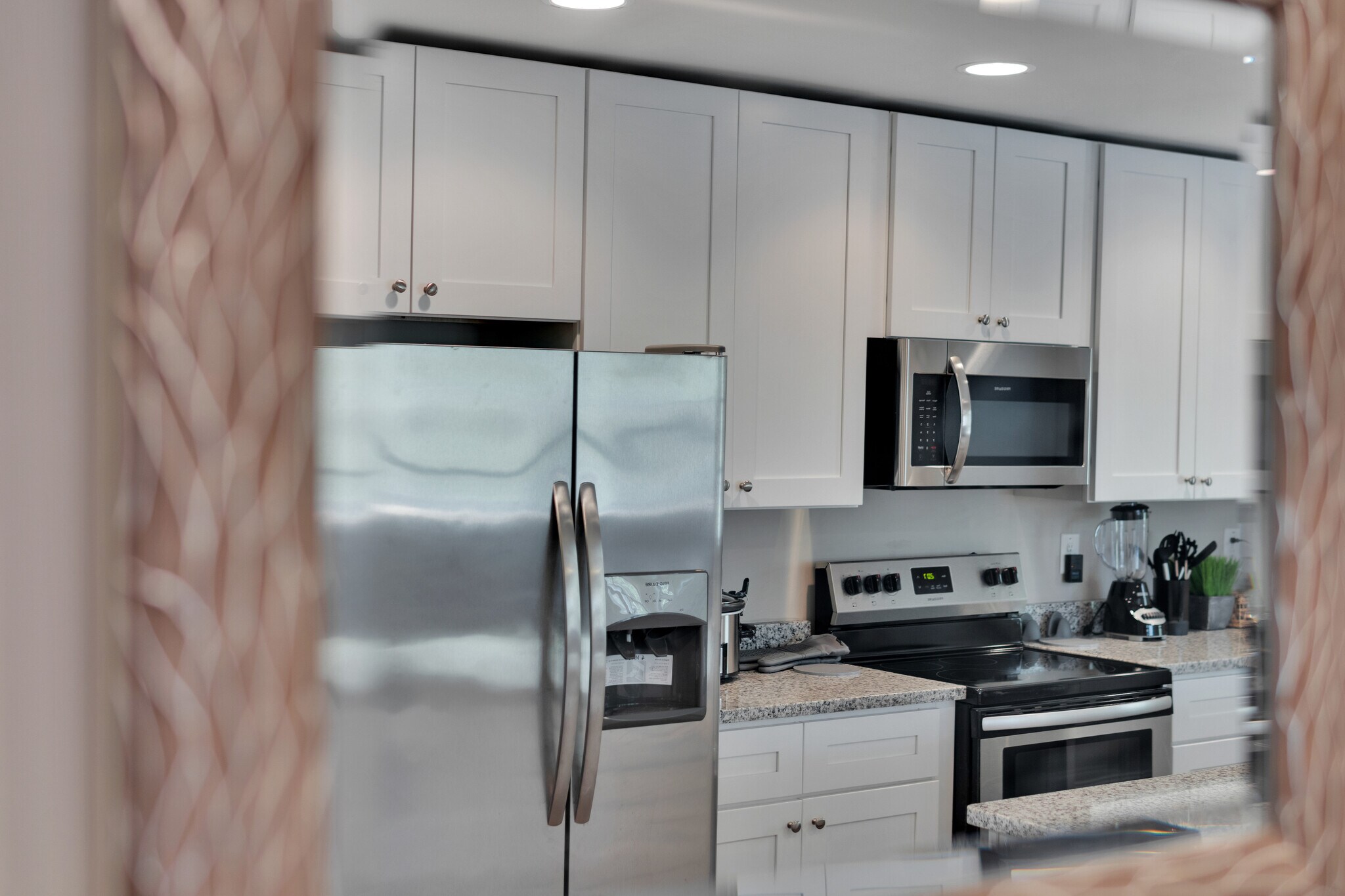 Building Photo - 764 Mary Ln