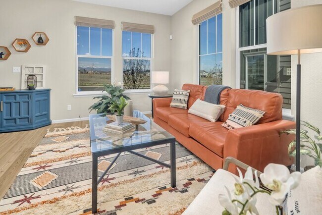 Building Photo - Off-The-Charts Incredible Collier Hill Home
