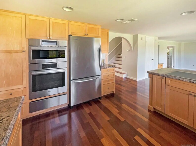 Building Photo - 2644 La Costa Ave