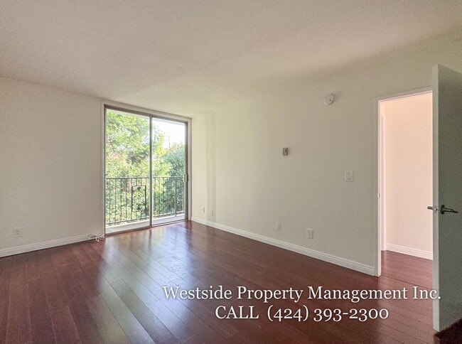 Building Photo - 1827 S Barrington Ave