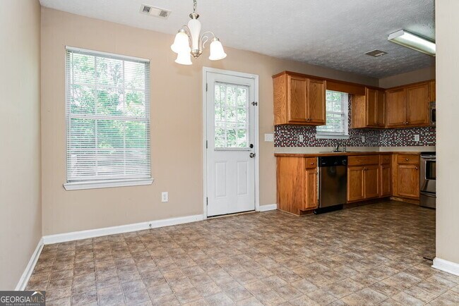 Building Photo - 543 Brewer Dr