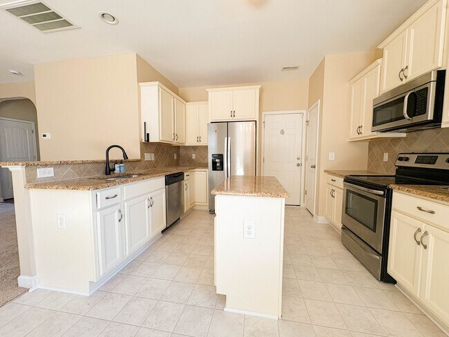 Building Photo - 829 Bellingham Way