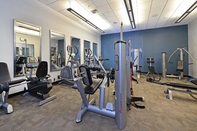 Building Photo - Gorgeous Studio w/ Upgraded Kitchen, A/C &...