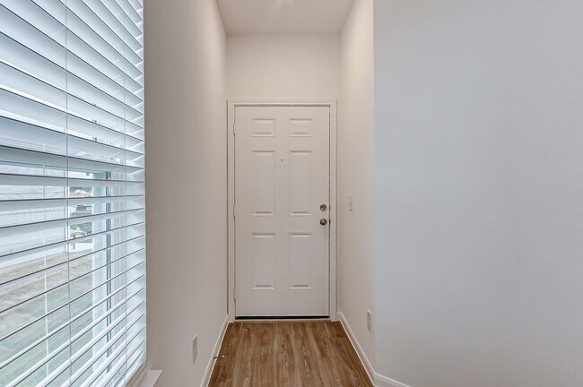 Building Photo - 17610 Calabash Dr