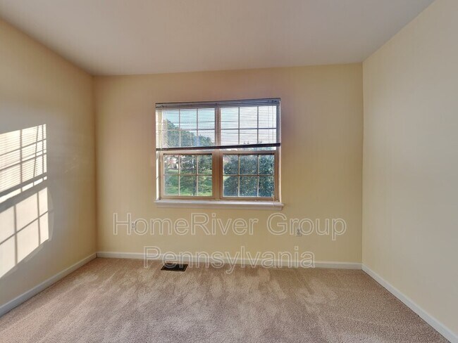 Building Photo - 301 Fairfax Dr