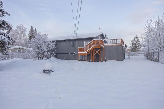 Building Photo - Modern 4-Bedroom Home in Fairbanks, AK