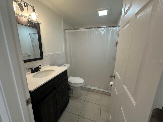 Building Photo - 918 E 121st Ave