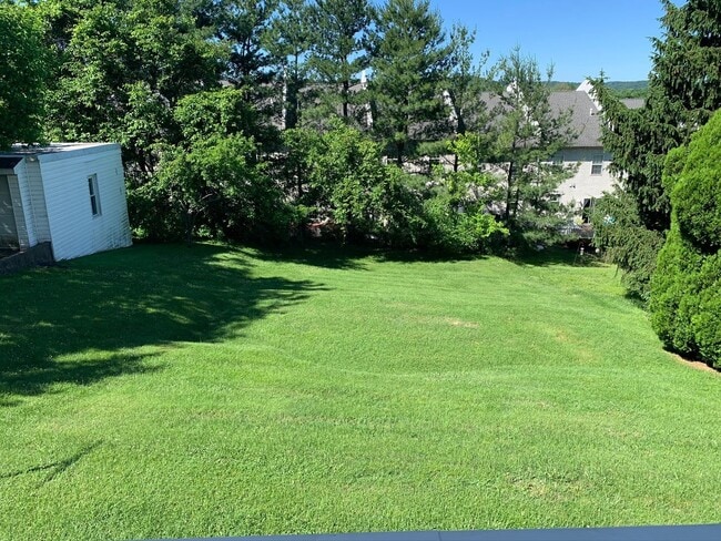 Building Photo - Beautiful Conshohocken 3 Bedroom 1 bath Ca...