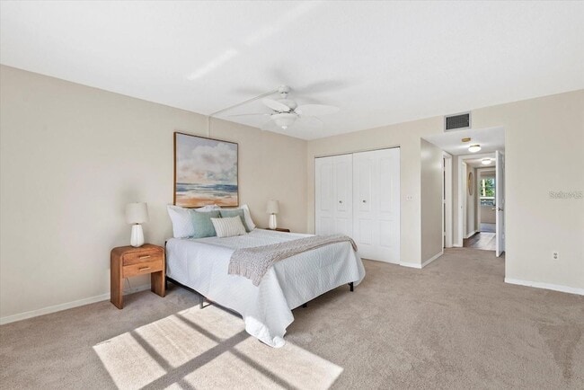 Building Photo - 4852 Independence Dr