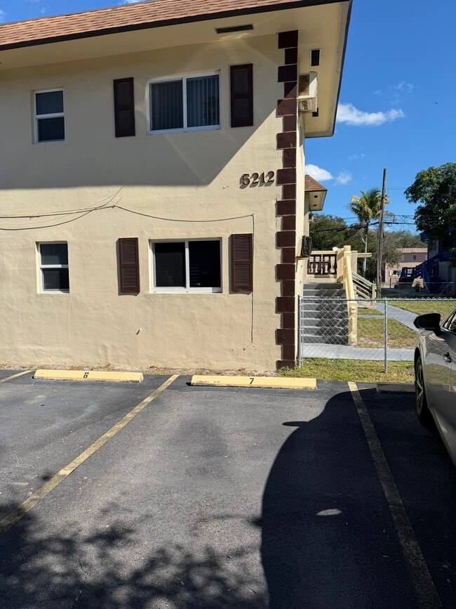 Building Photo - 5212 SW 91st Ave