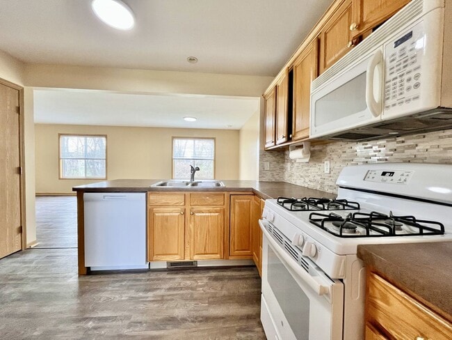 Building Photo - 2103-2105 Kinnrow Ave NW