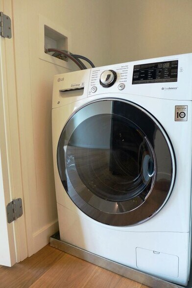 Building Photo - 11 Franklin St