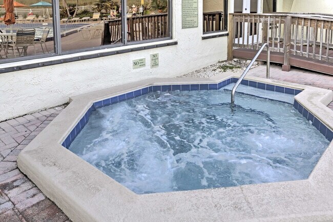 Building Photo - 2400 S Ocean Dr