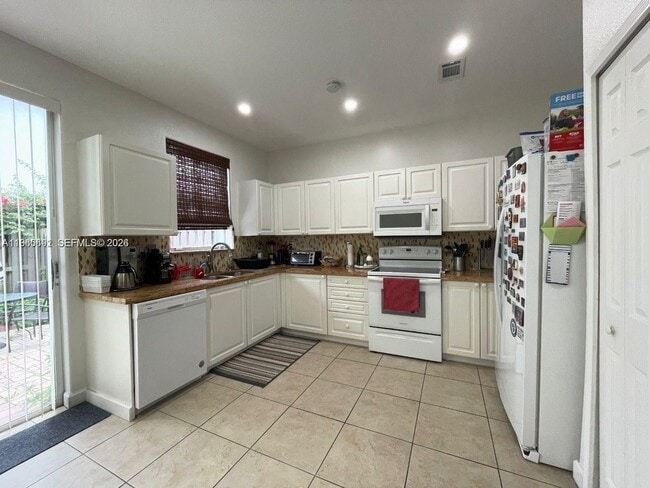 Building Photo - 5440 NW 107th Ave