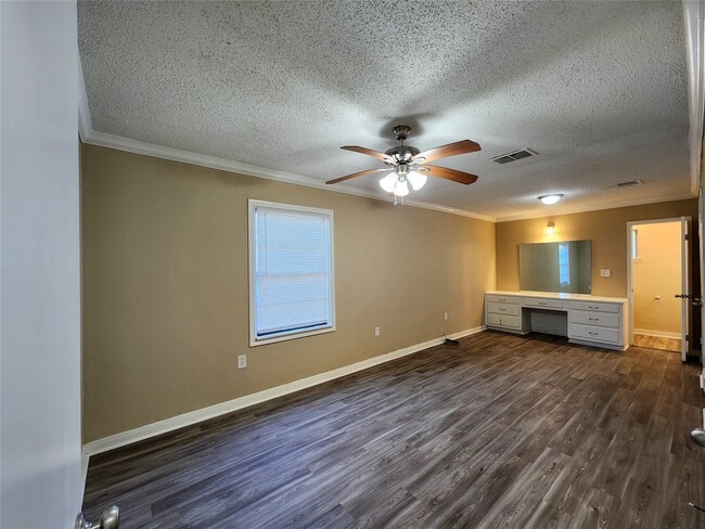 Building Photo - 1013 14th Ave N