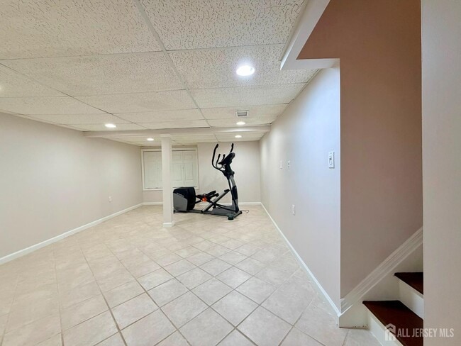 Building Photo - 12 Dogwood Dr