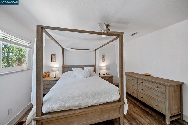 Building Photo - 1208 Roseann Dr