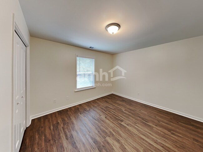 Building Photo - 514 Crestmont Ln