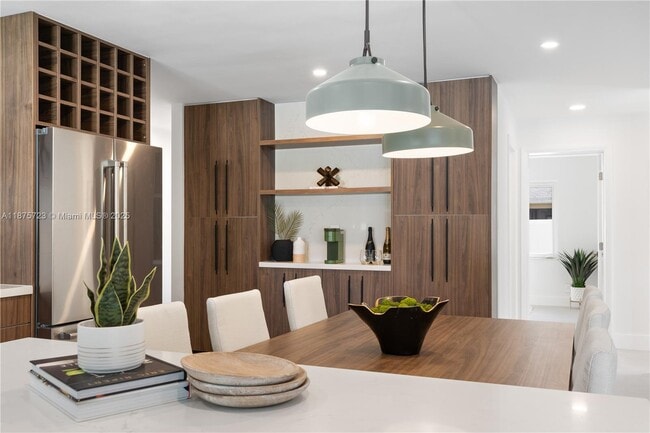 Building Photo - 5900 NE 21st Ave