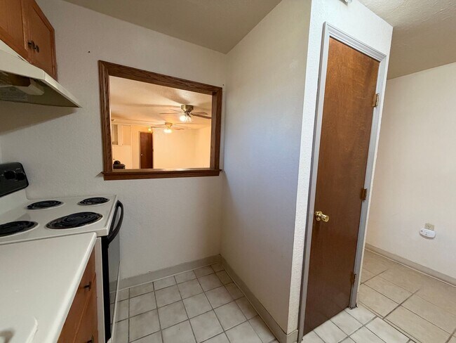 Building Photo - 1208 S Florence Pl