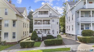 Building Photo - 180 Curtis St