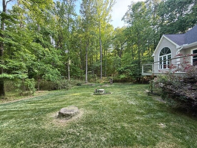 Building Photo - 9412 Springdale Dr