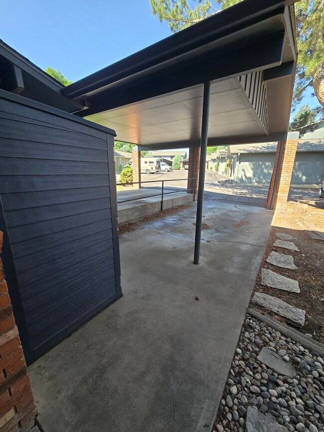 Building Photo - 1541 Adriel Ct