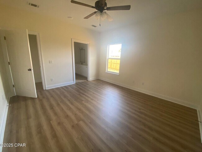 Building Photo - 213 S Jan Dr