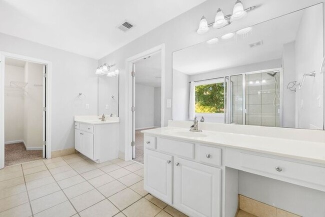 Building Photo - 3485 Maple Terrace Dr