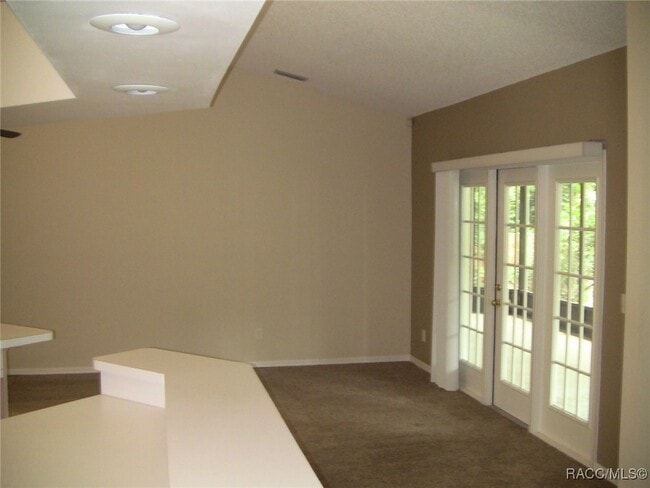 Building Photo - 205 N Entry Oaks Point