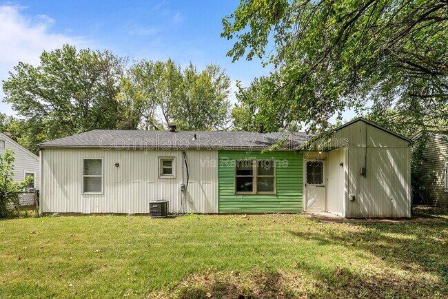 Building Photo - 9724 Dennis Dr