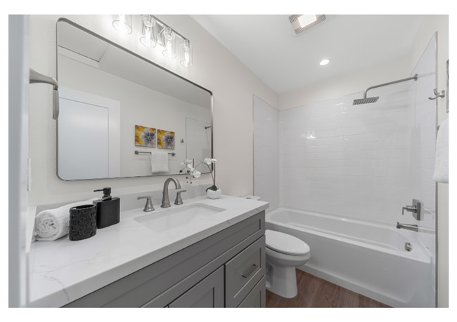 Building Photo - Brand New 2-Bedroom 1-Bathroom ADU in Glen...