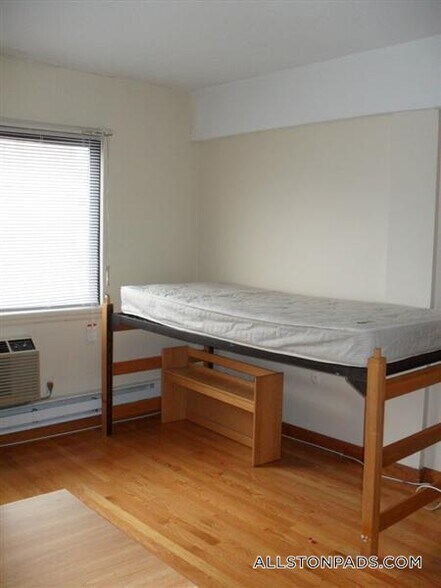 Building Photo - 1110 Commonwealth Ave